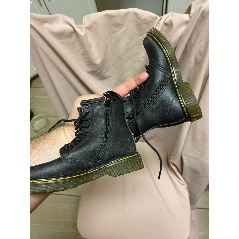 Kids Doc Martens Boots Size 9 - Picture 4 of 5